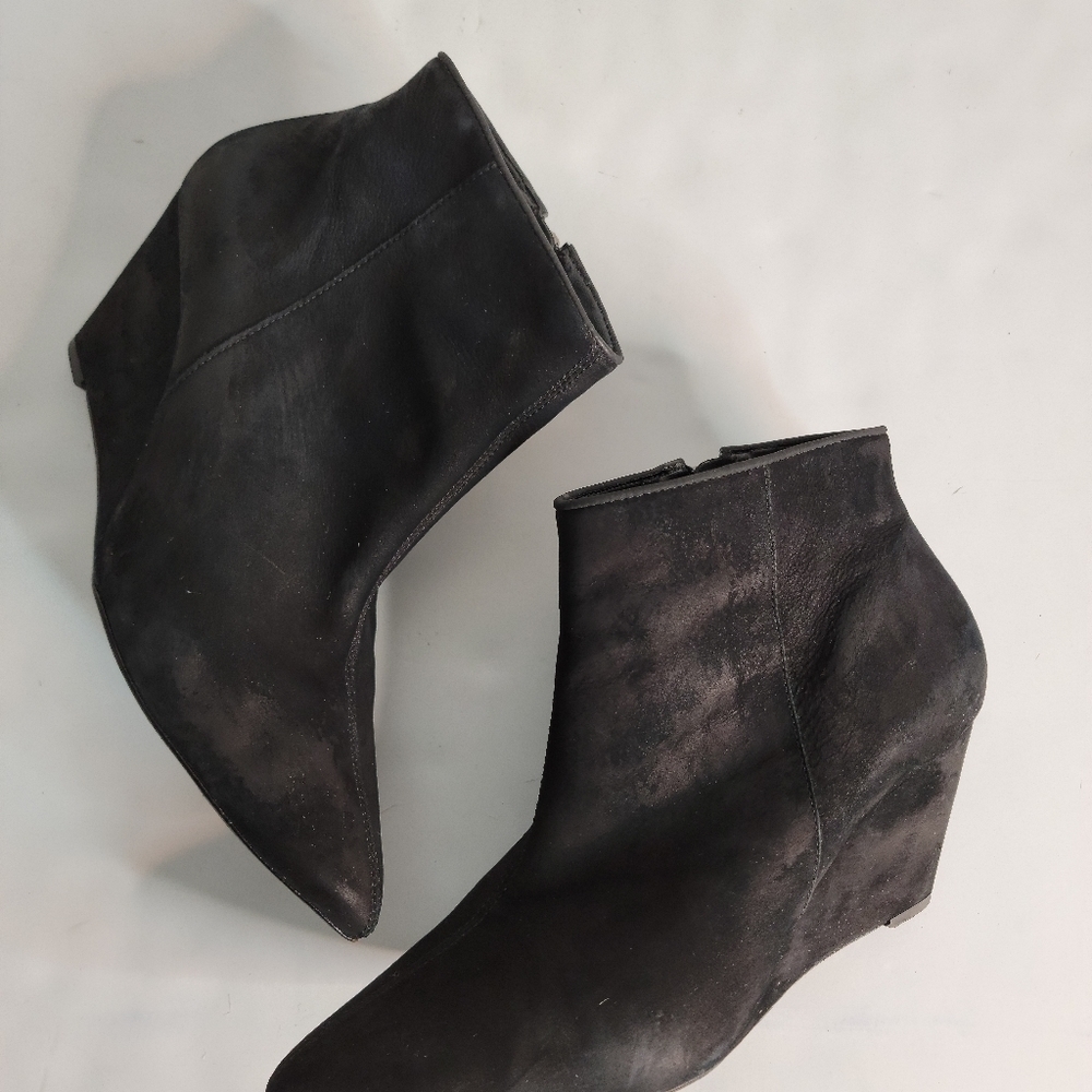 Schutz Womens 8.5 B Zip Up Wedge Booties Pointed Toe Black Suede